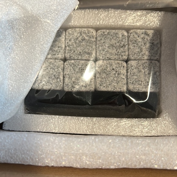 BRAND NEW IN BOX - Bezrat Barware 14 piece Whiskey Cigar Set with Wood Base - Picture 6 of 6